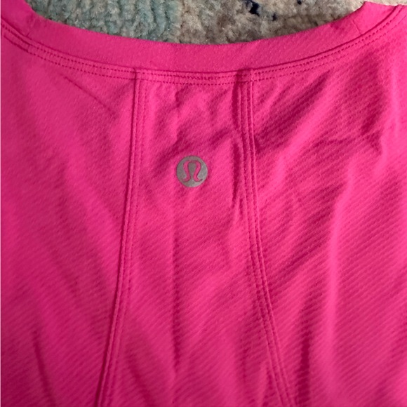 Lululemon x Ed Curtis Crop T shirt - Picture 3 of 3